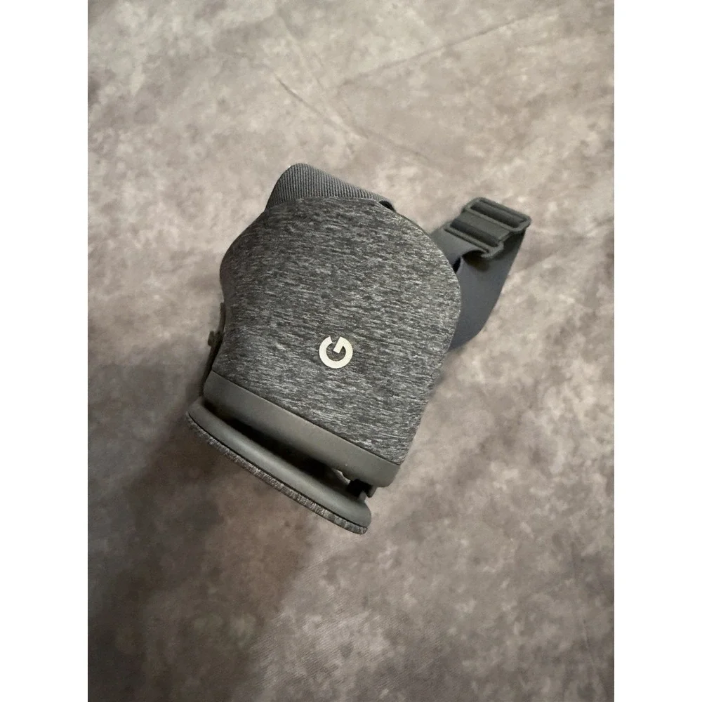 Google Daydream View Smartphone VR Headset Gray/Black Fabric & Plastic